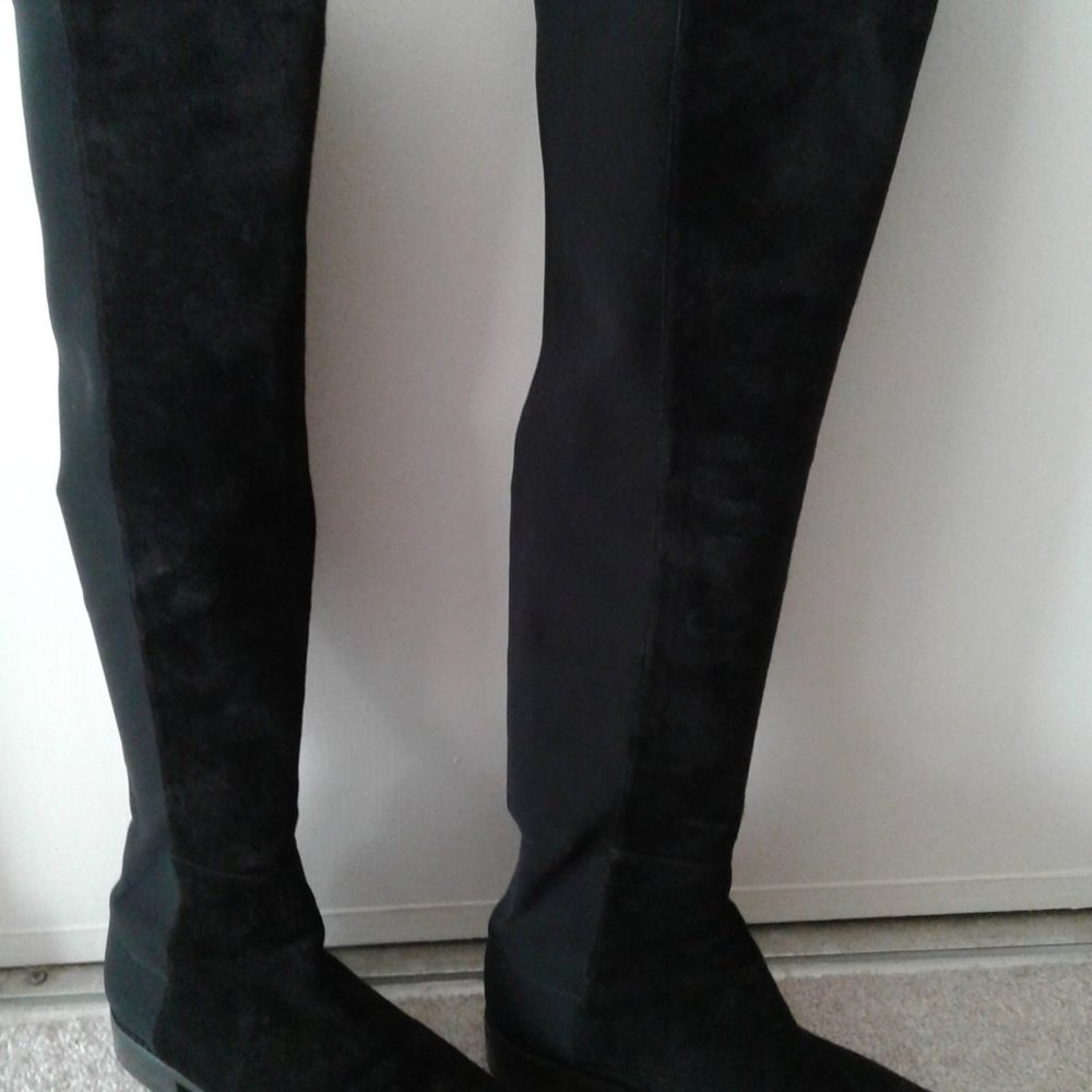 Stuart Weitzman - Picture 4 of 4